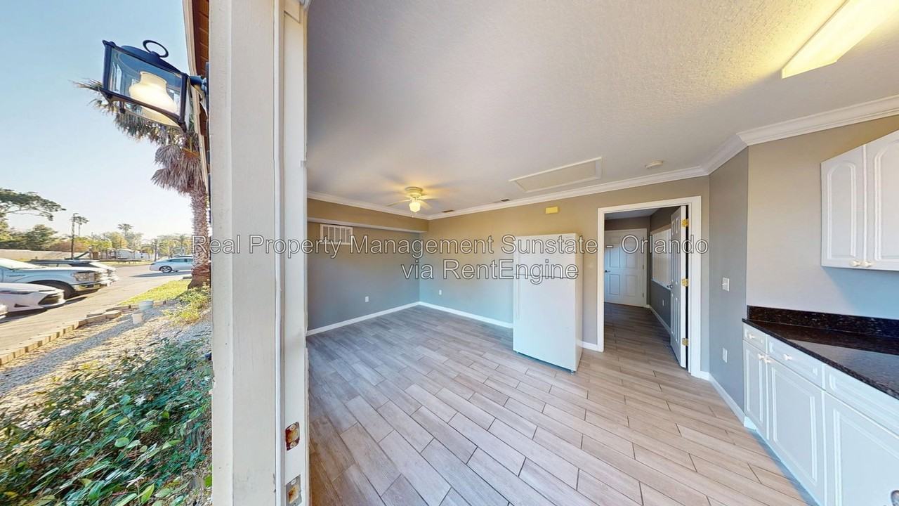 2224 Fan Palm Dr - Photo 2 of 11