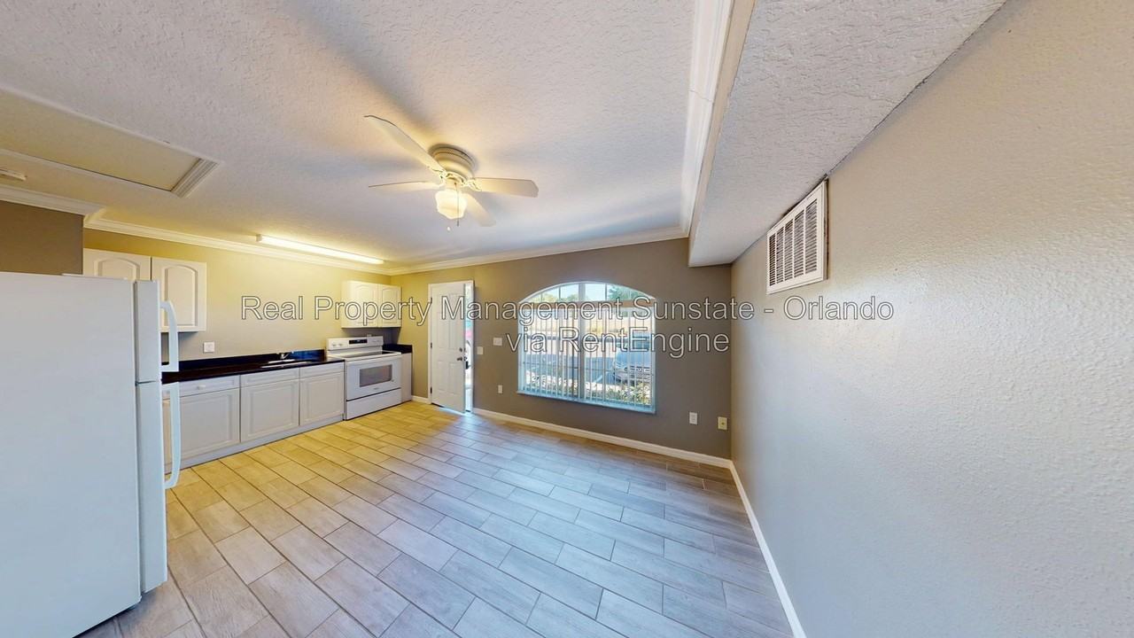 2224 Fan Palm Dr - Photo 3 of 11