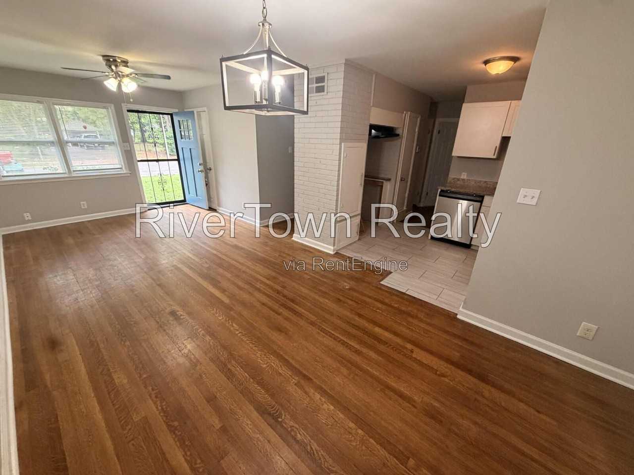 1486 Patterson St - Photo 3 of 14