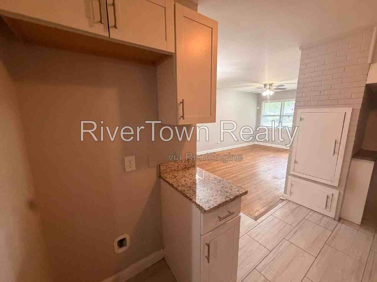 1486 Patterson St - Photo 6 of 14