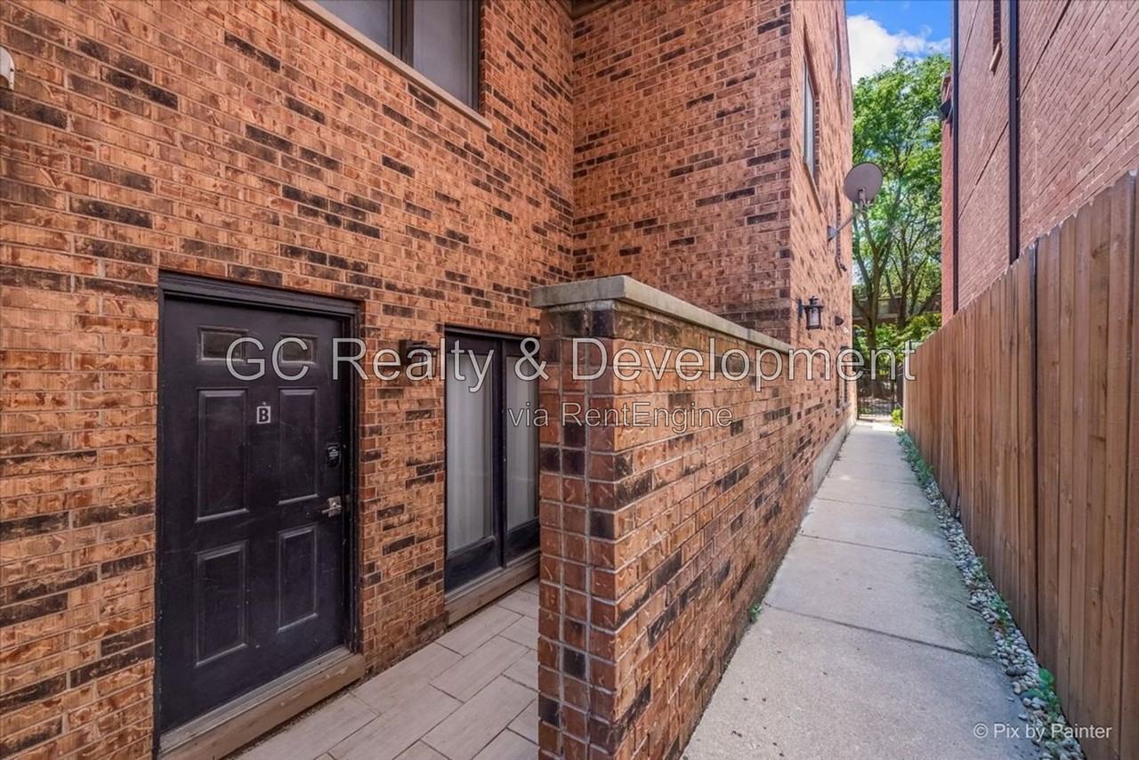 832 W Barry Ave #B - Photo 2 of 29