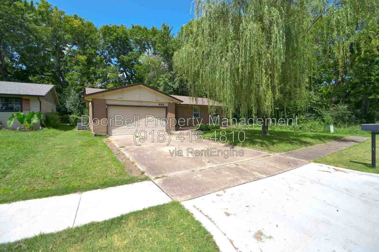 608 E Toledo St - Photo 4 of 20