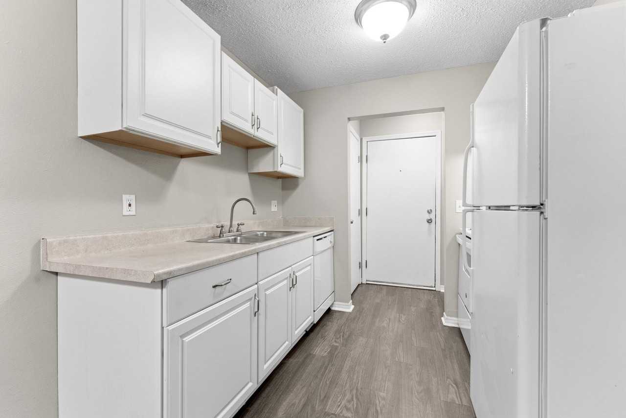 5943 Walnut Cir #E14 - Photo 3 of 13