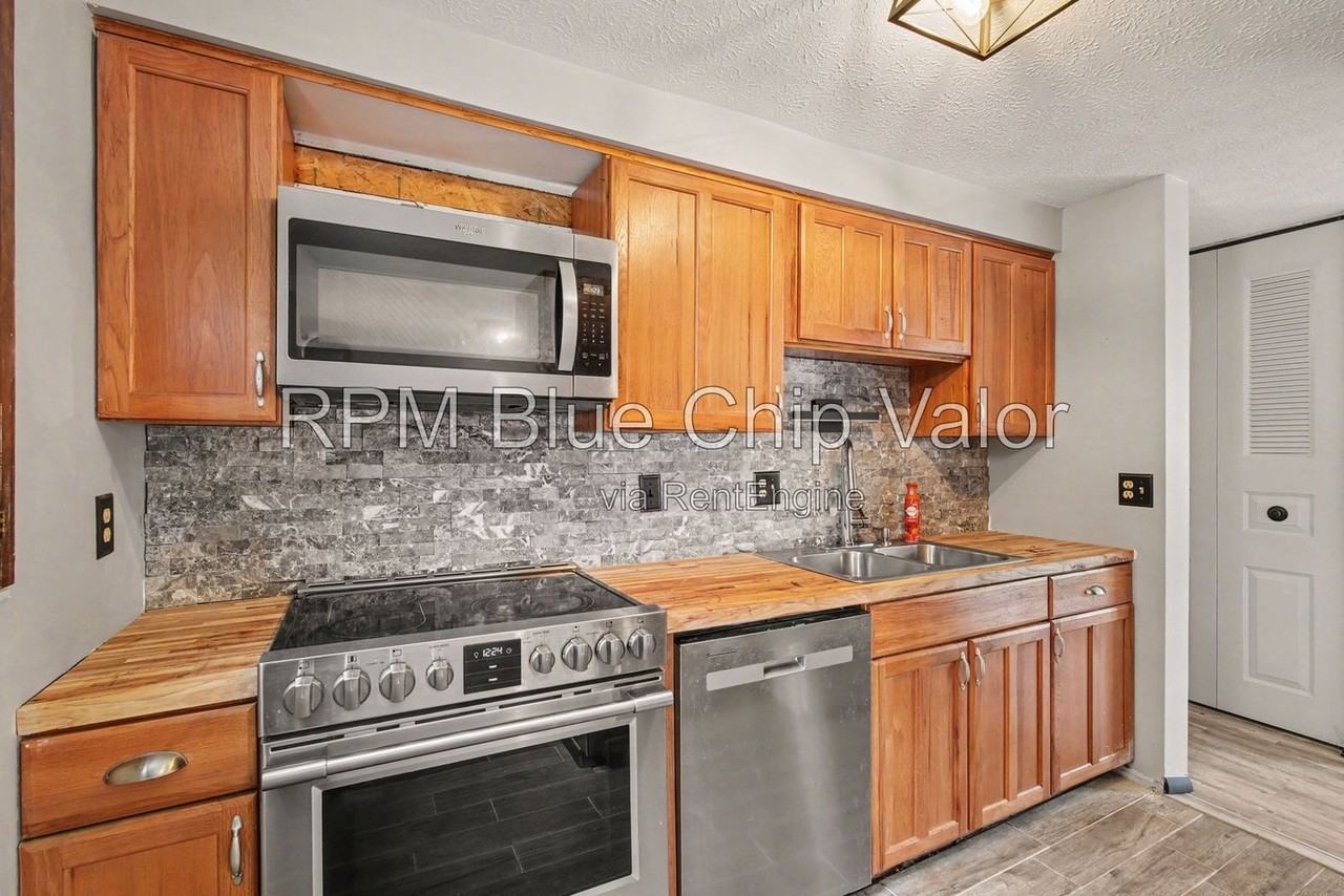 11674 Greenhaven Ct - Photo 4 of 41