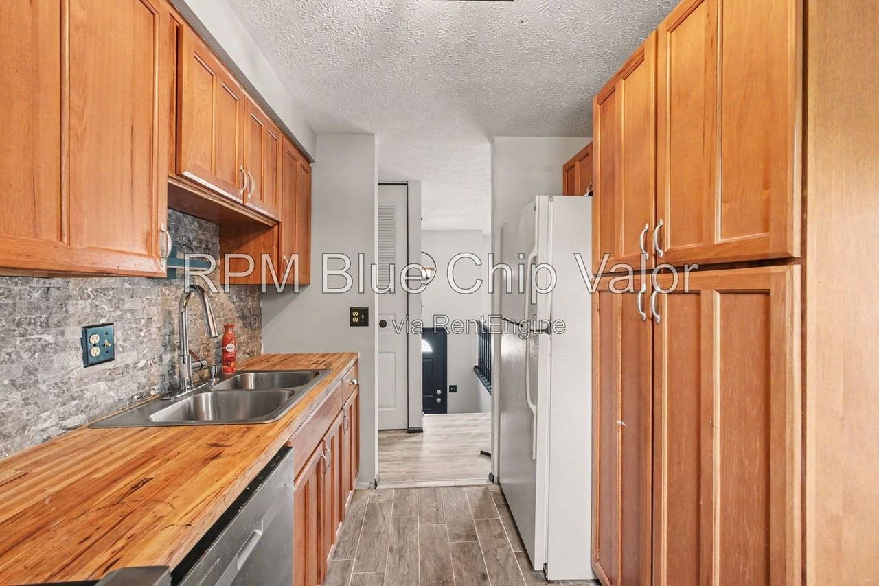 11674 Greenhaven Ct - Photo 7 of 41