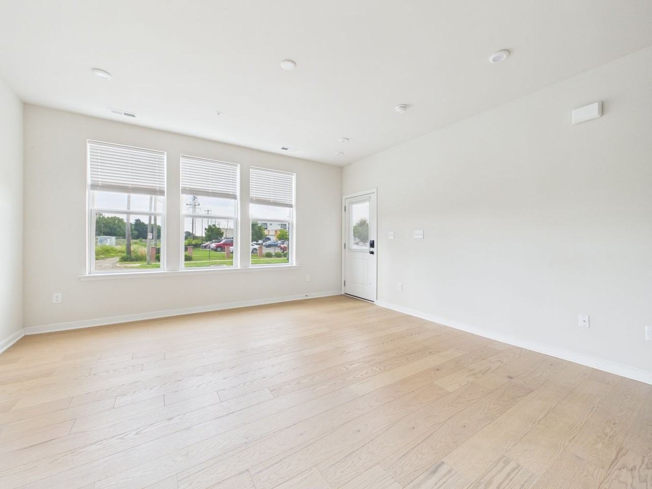 1900 Roseneath Rd #10B - Photo 5 of 28