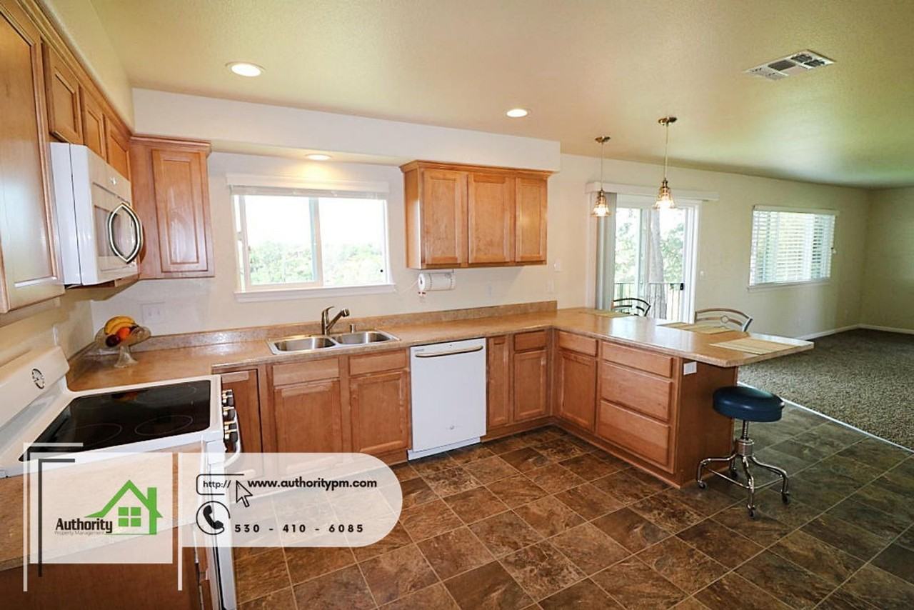 4445 Dogwood Ln #C - Photo 7 of 17