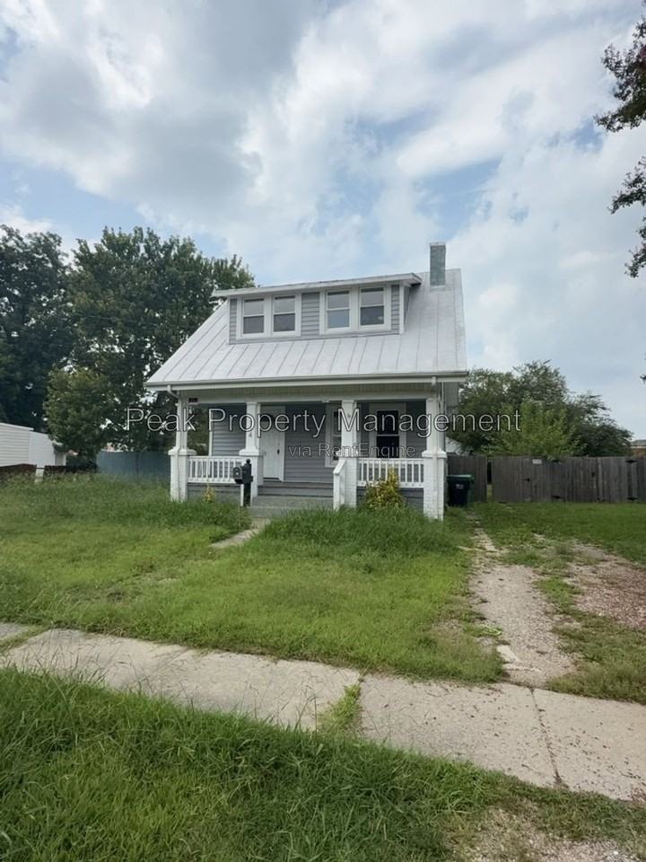 114 Lee Ave - Photo 2 of 12