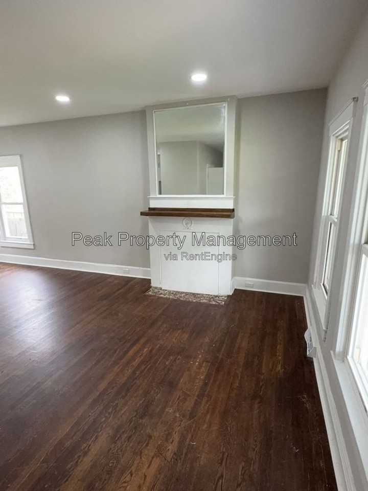 114 Lee Ave - Photo 4 of 12