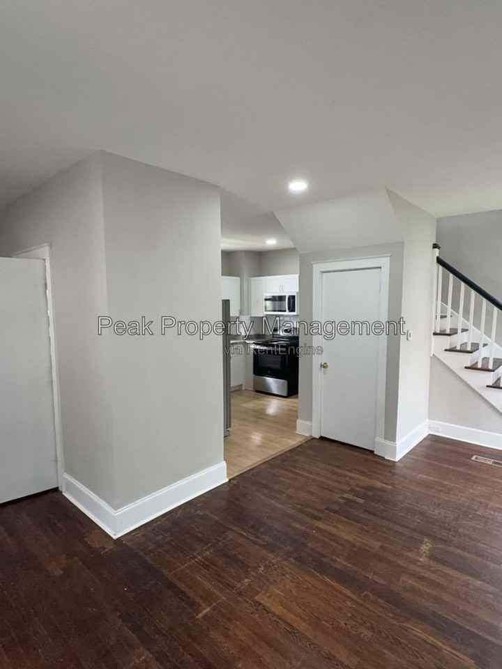 114 Lee Ave - Photo 5 of 12