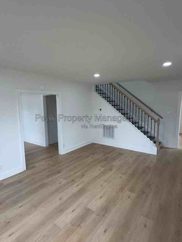 2958 Winston Churchill Dr - Photo 4 of 12