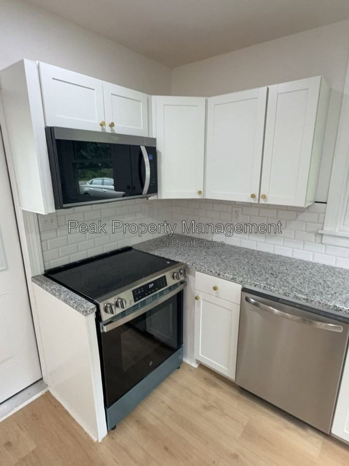 2958 Winston Churchill Dr - Photo 6 of 12