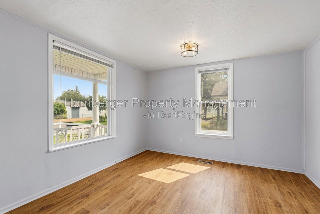 3502 E Jackson Ave - Photo 7 of 27