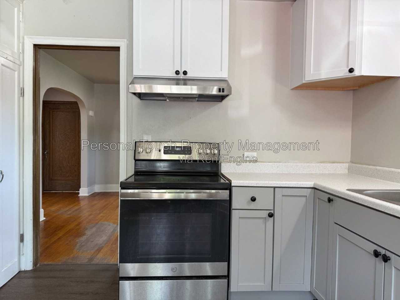 704 8th St S - Photo 6 of 48
