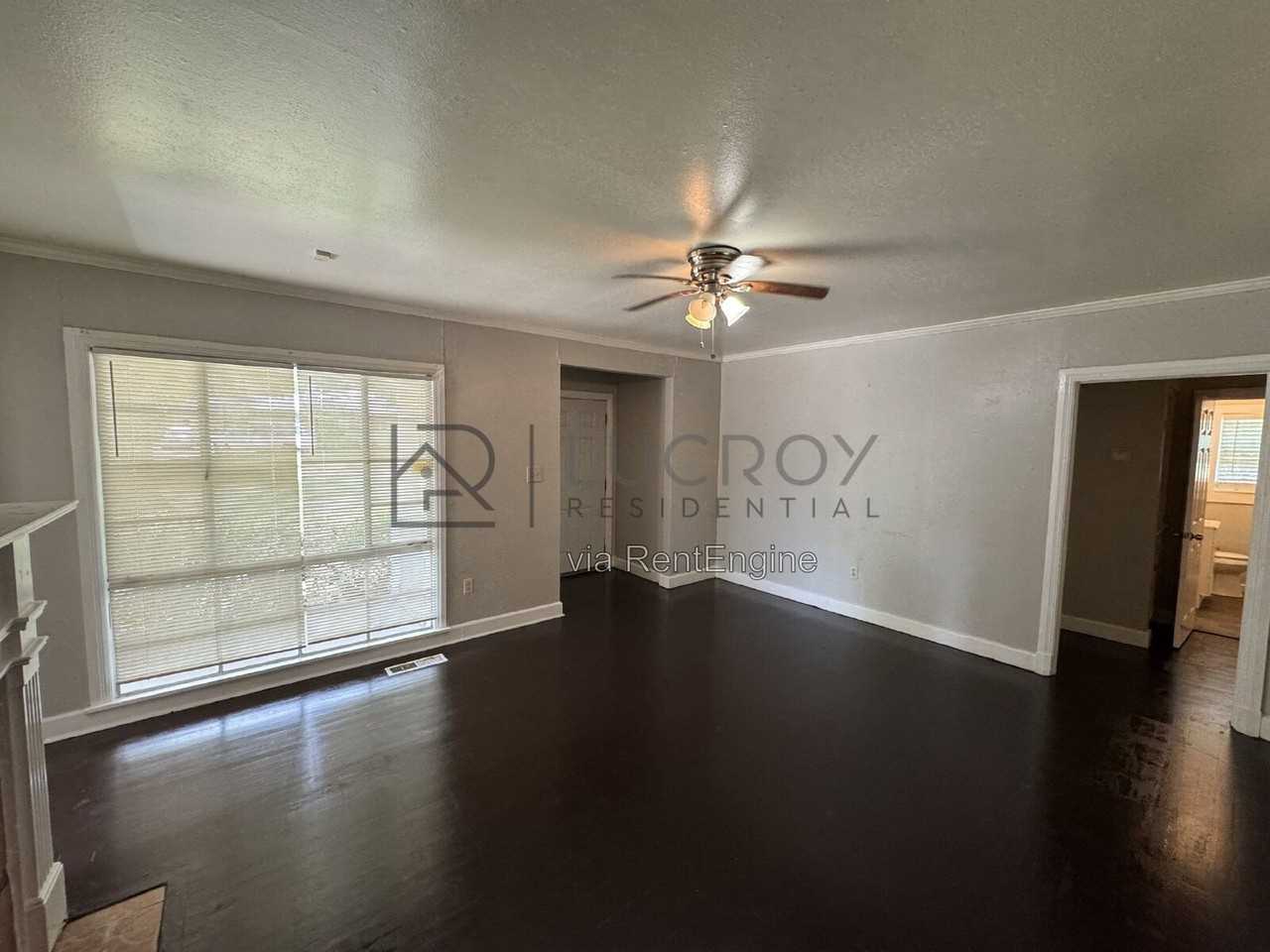 321 Naples Rd - Photo 4 of 16