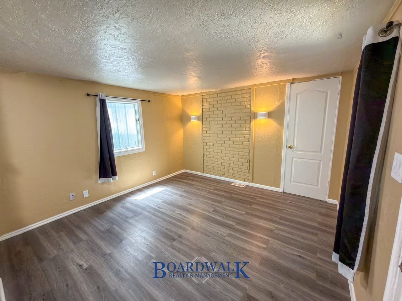 155 W State St #3 - Photo 4 of 29
