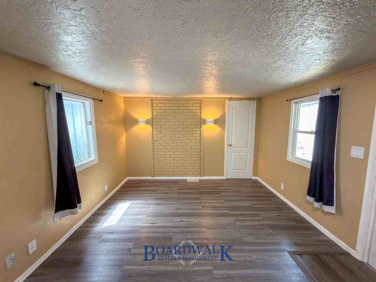 155 W State St #3 - Photo 5 of 29
