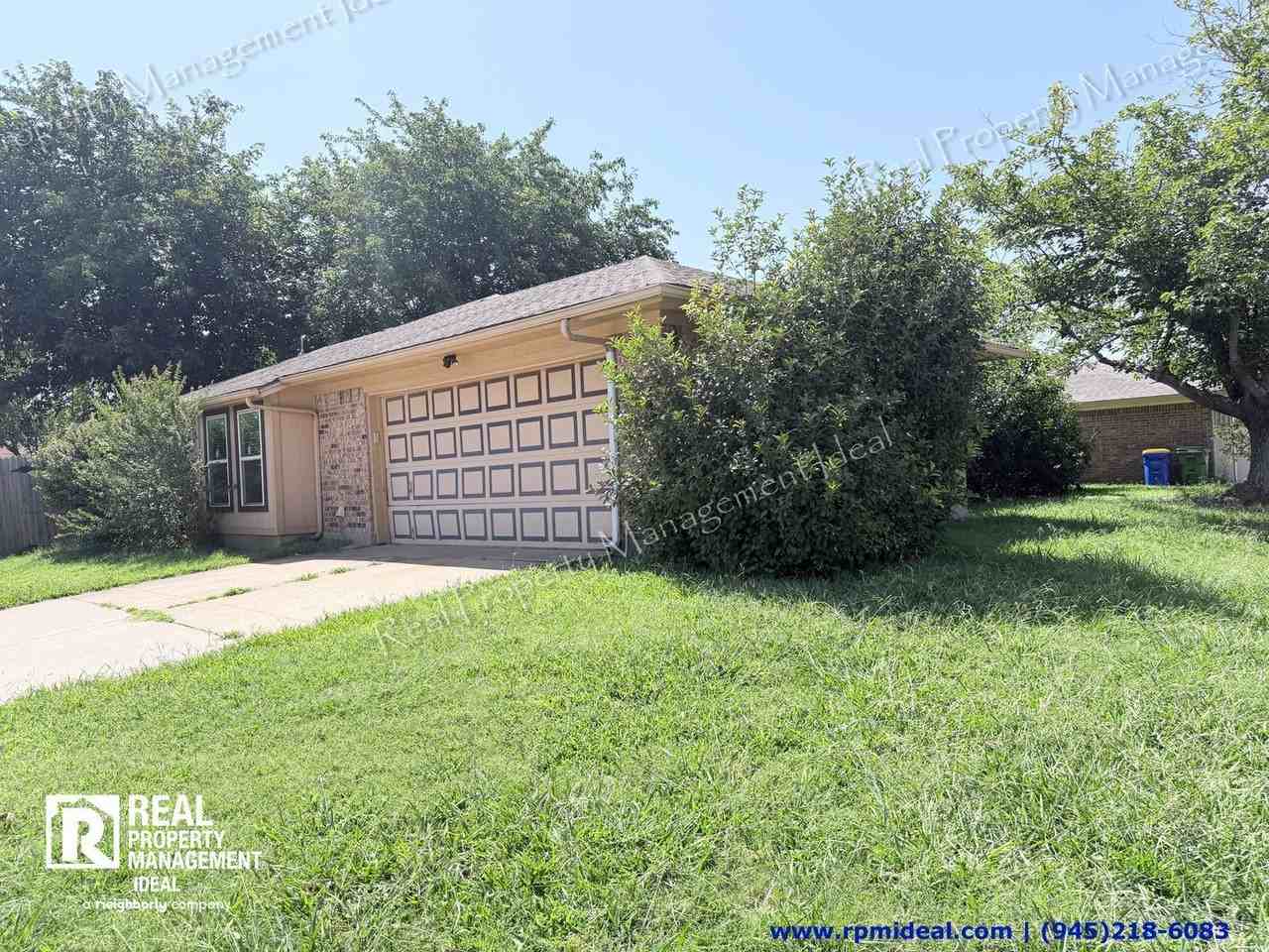 7832 Pebblebrook Dr - Photo 2 of 29