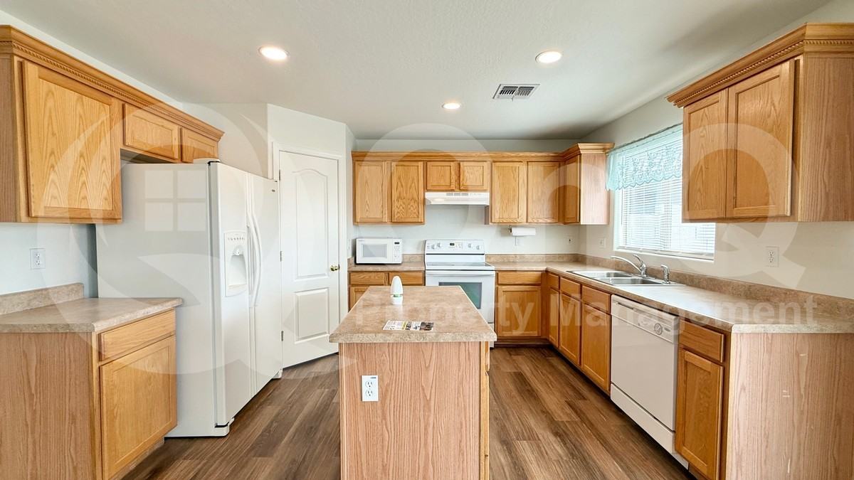 1831 W Desert Seasons Dr - Photo 2 of 23