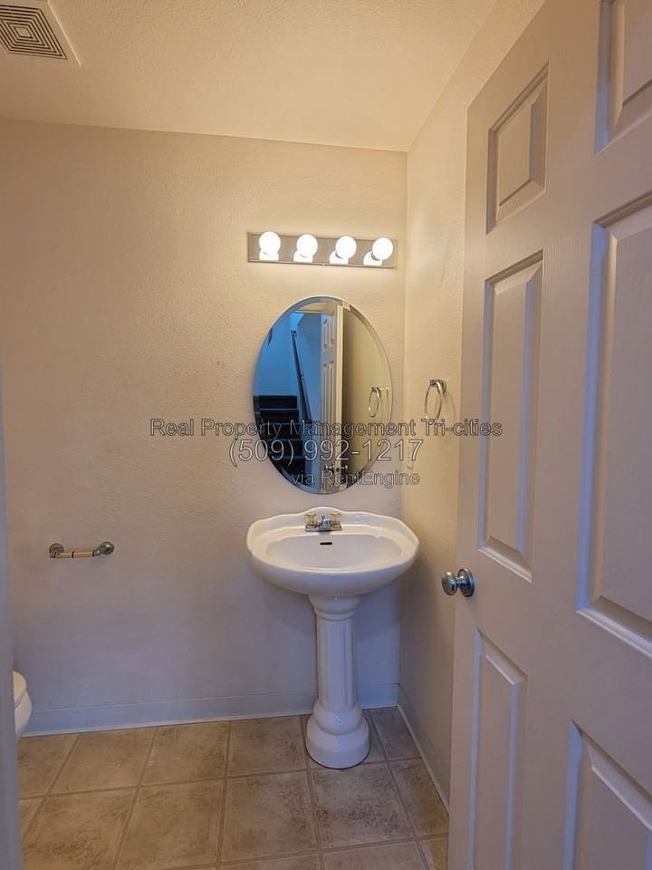 7606 Quadra Dr - Photo 4 of 24
