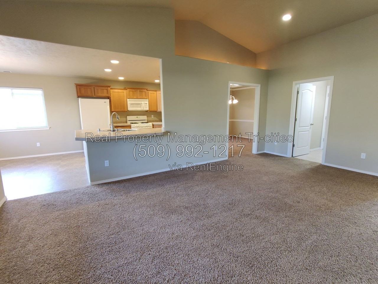 2667 Torrey Pines Way - Photo 7 of 33