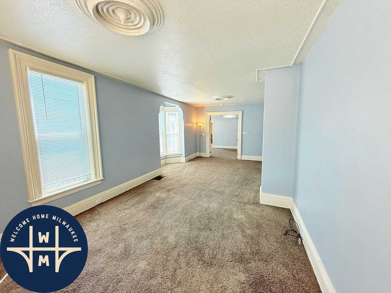 916 Grand Ave - Photo 3 of 21