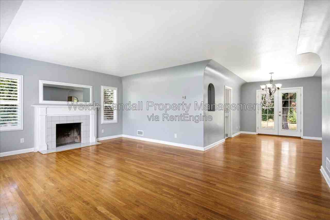 425 E Center St - Photo 4 of 31