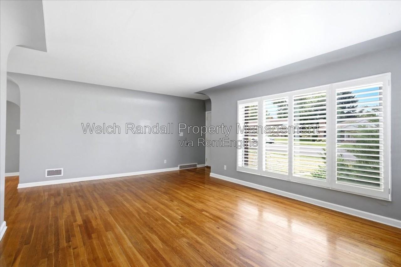 425 E Center St - Photo 5 of 31