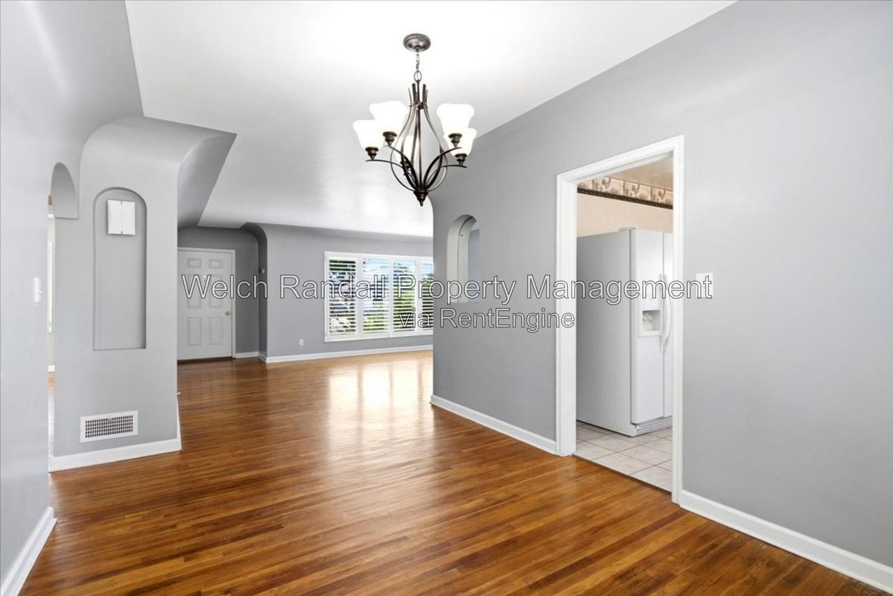 425 E Center St - Photo 6 of 31