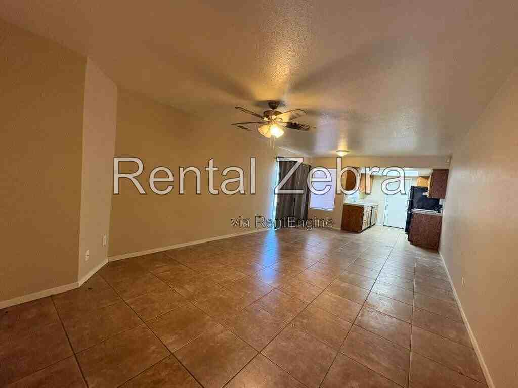 1340 Frankfort Ct - Photo 2 of 11