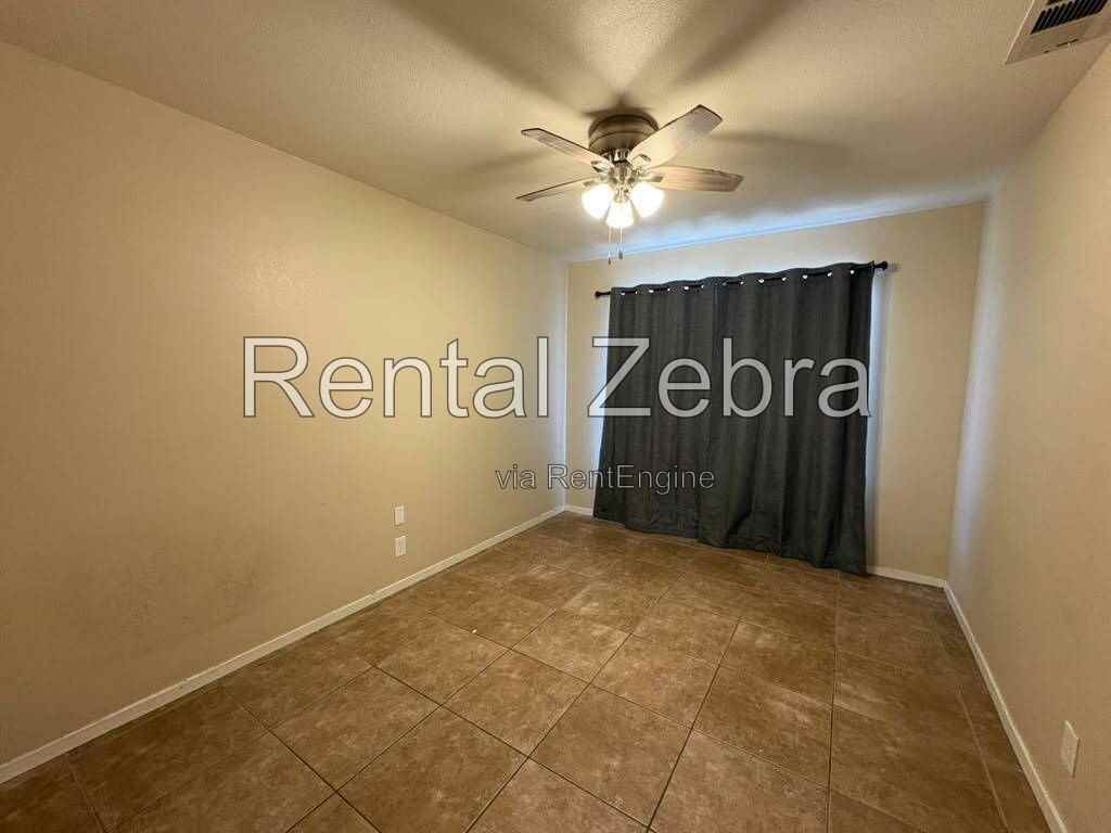 1340 Frankfort Ct - Photo 4 of 11