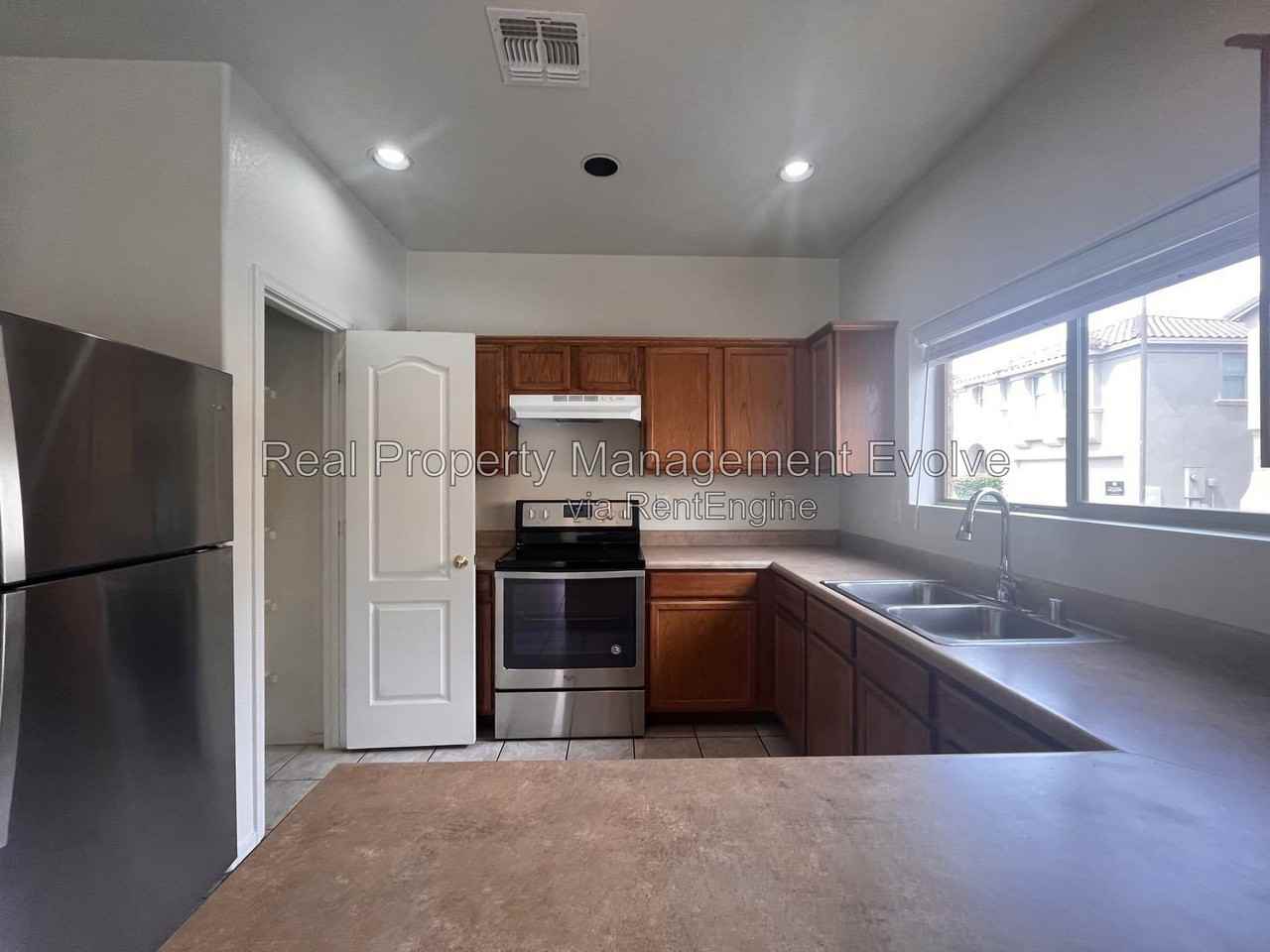 9503 N 82nd Ln - Photo 7 of 30