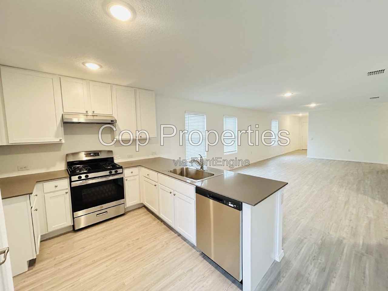 1435 Riojas Rd - Photo 4 of 14