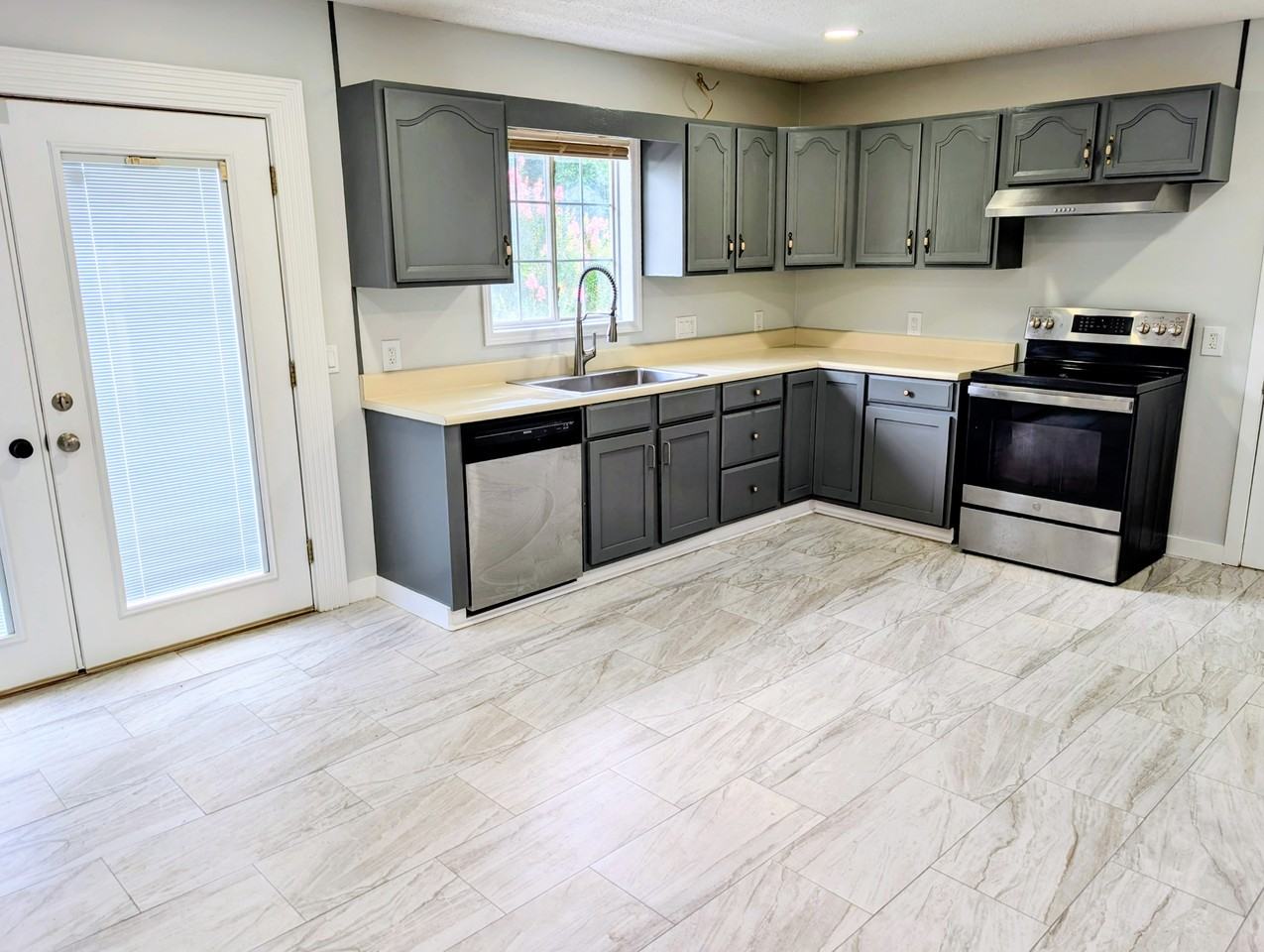 130 Hillside Dr #NA - Photo 3 of 40