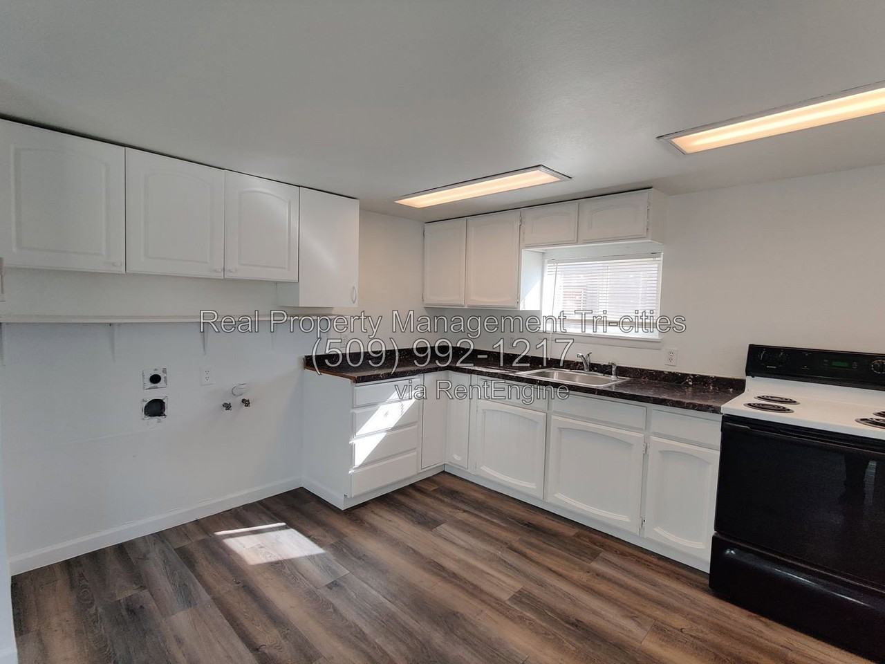 1110 Potter Ave - Photo 5 of 10