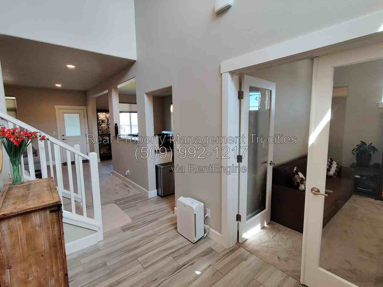 1108 S Kansas Pl - Photo 3 of 35