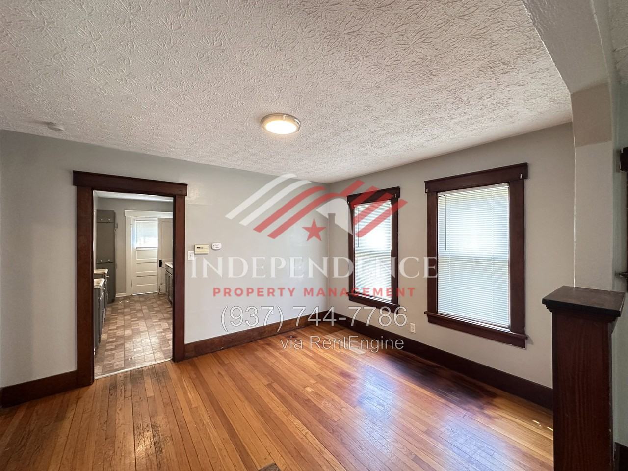 2720 Dwight Ave - Photo 4 of 20