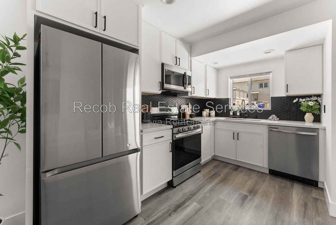 2722 Nye St #1 - Photo 5 of 20