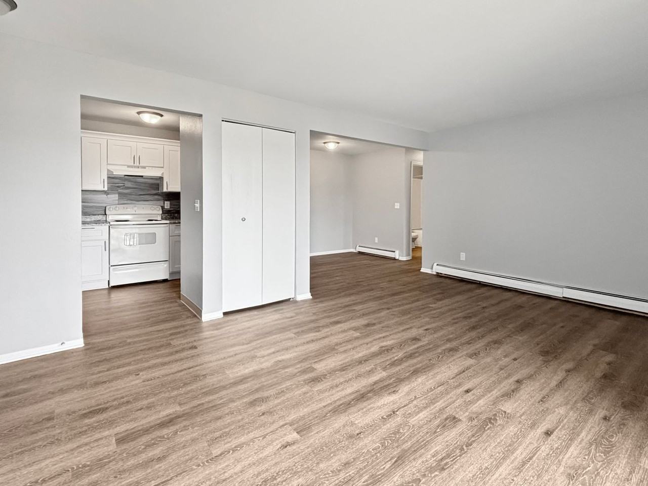 1018 Abbey Ct #6 - Photo 2 of 7