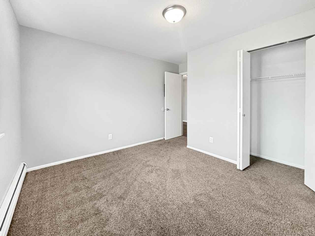 1018 Abbey Ct #6 - Photo 6 of 7
