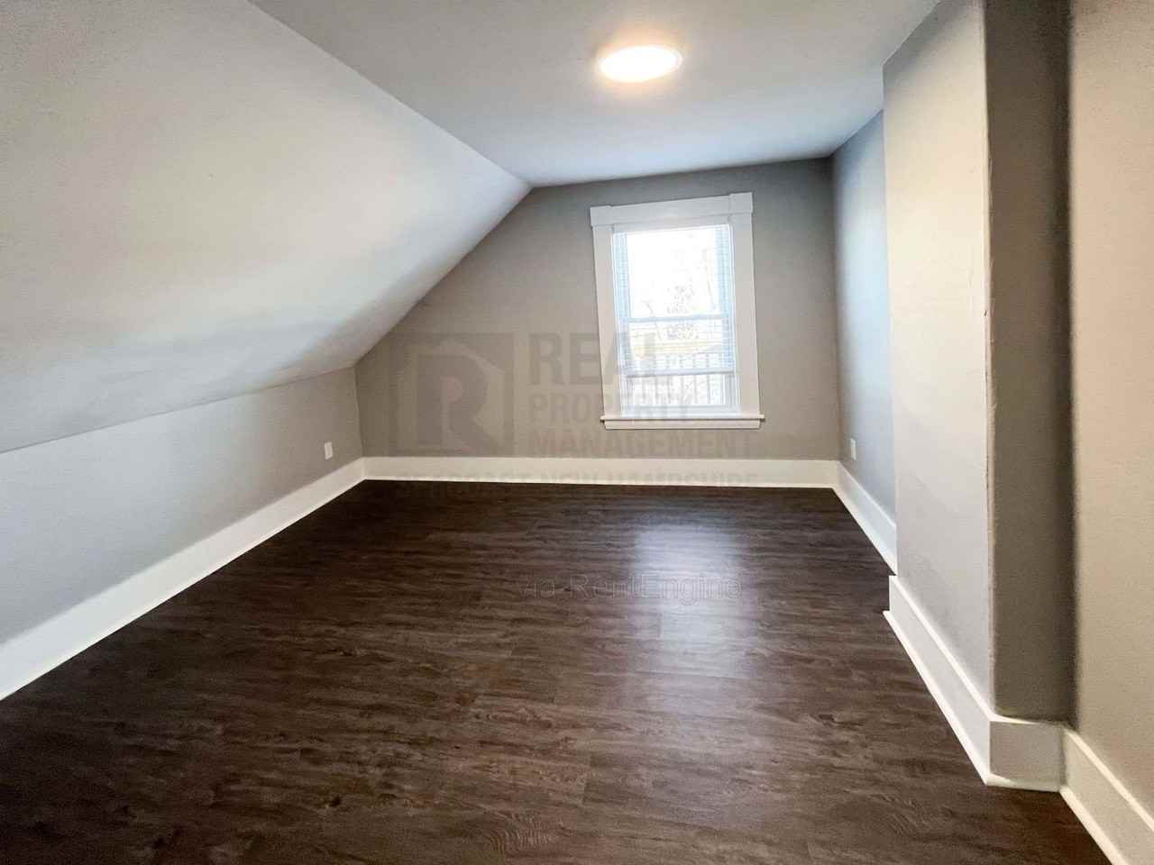 20 Pearl St #E - Photo 7 of 10