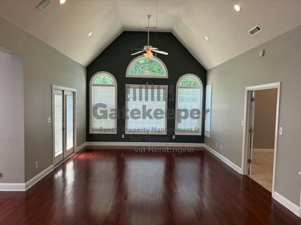 208 Lenox Dr - Photo 2 of 20