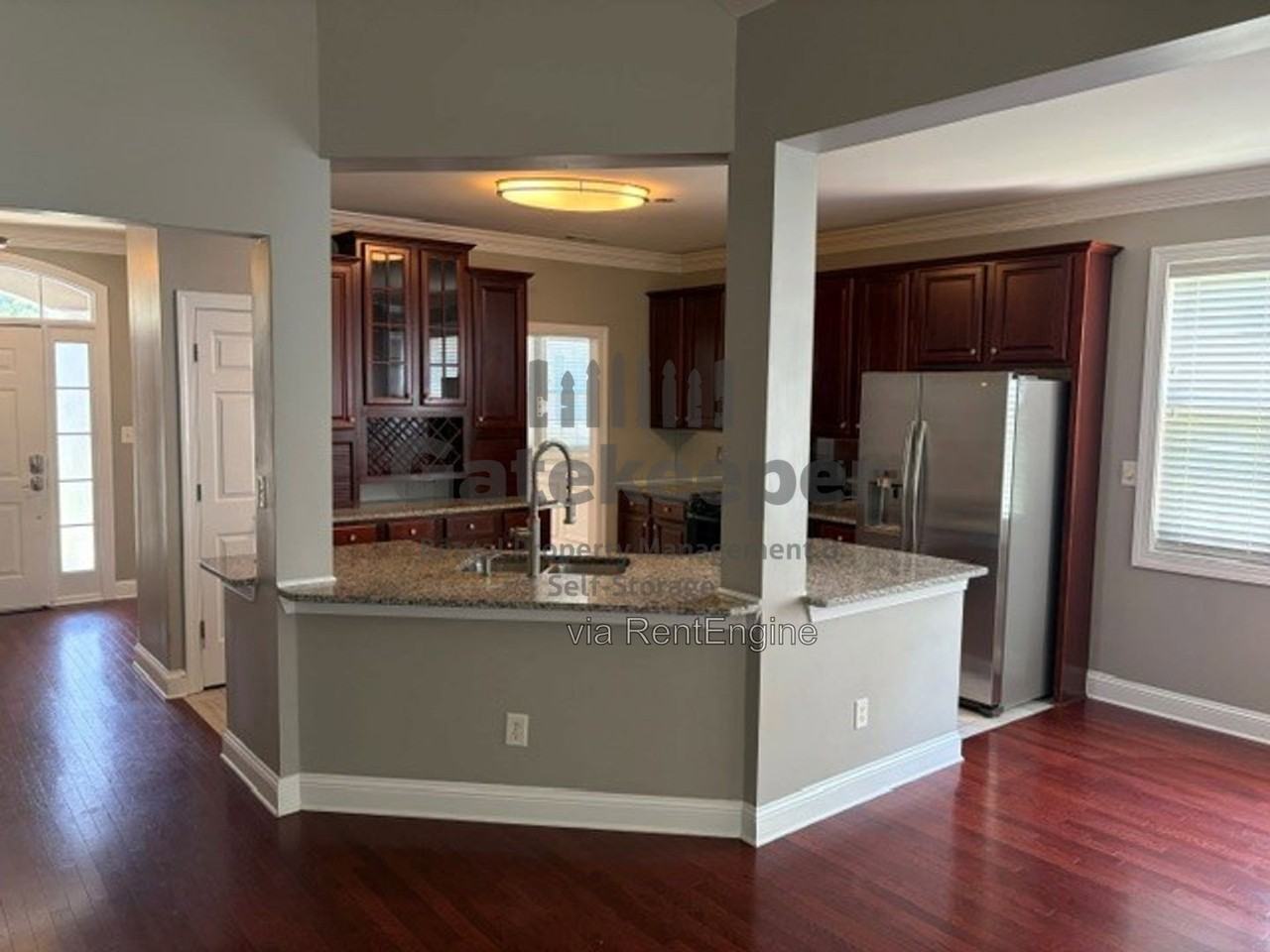 208 Lenox Dr - Photo 4 of 20