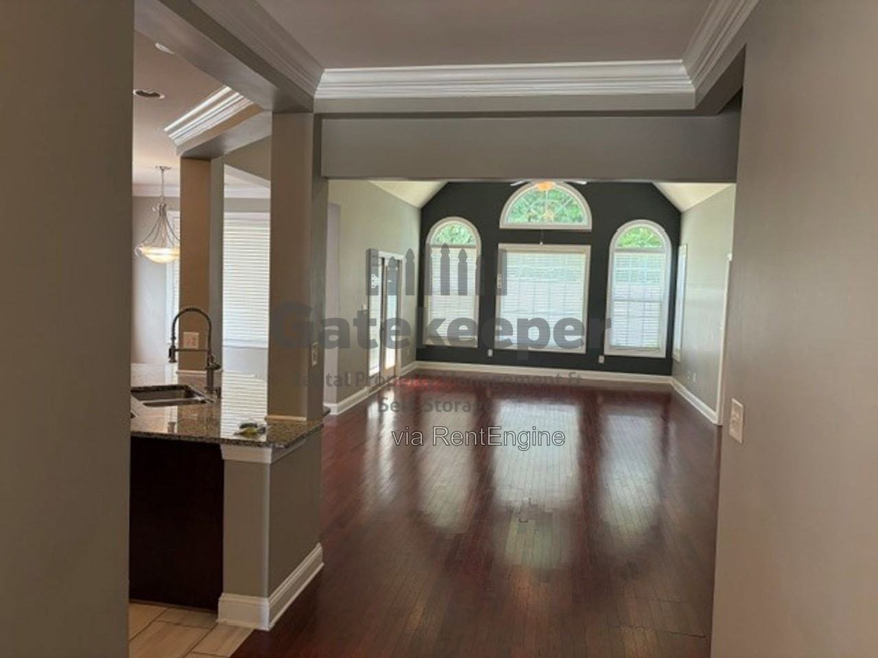 208 Lenox Dr - Photo 6 of 20