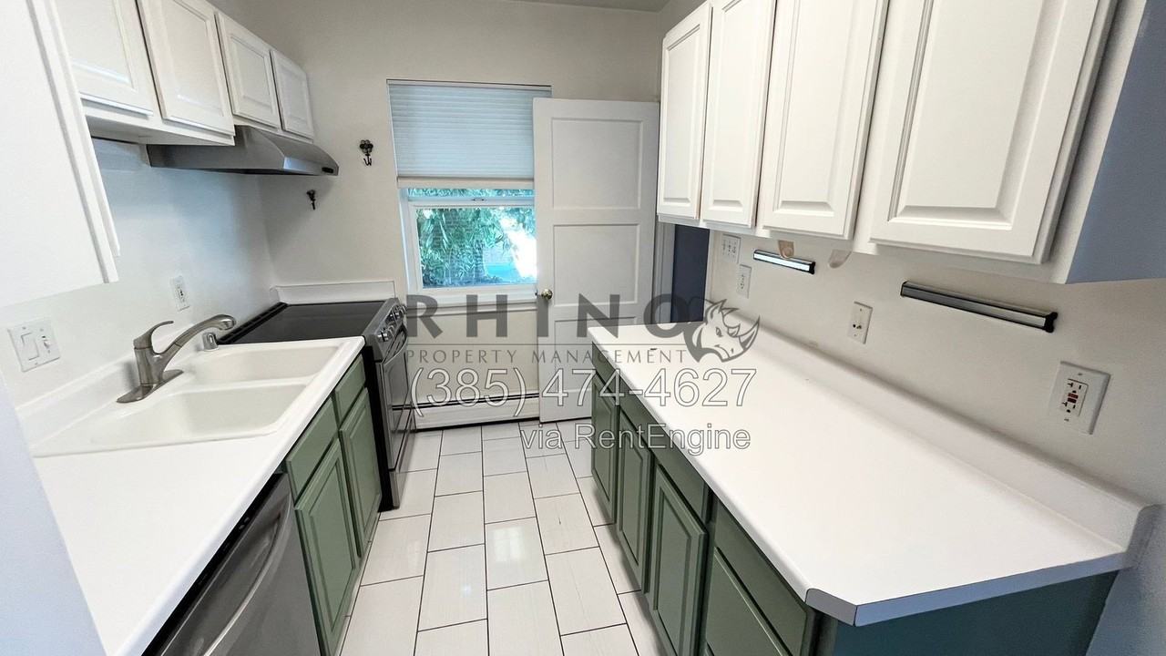 943 W Briarcliff Ave