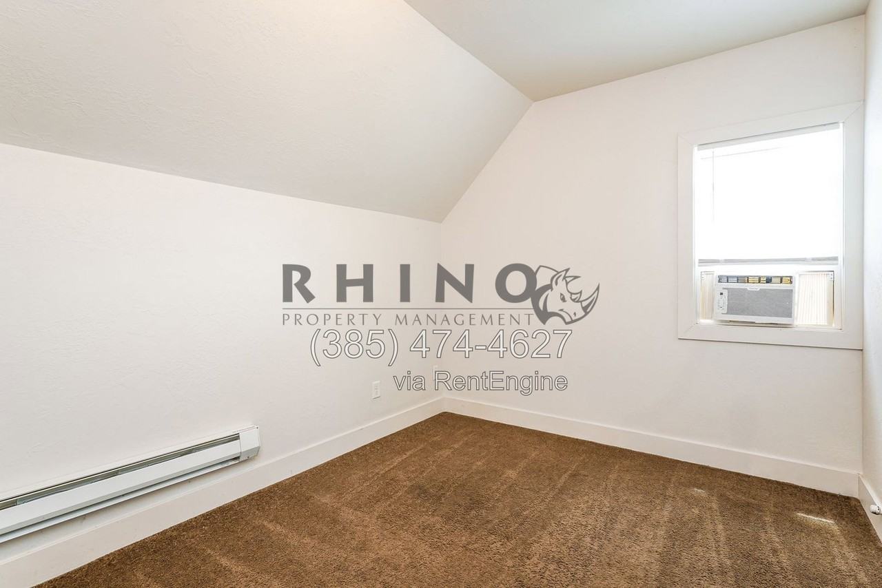 807 20th St #A - Photo 7 of 13