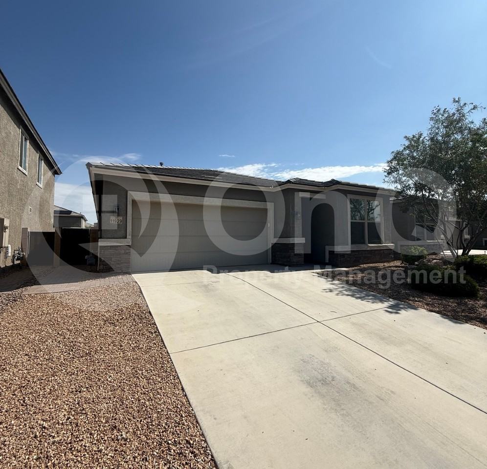 11929 E Ryscott Cir - Photo 2 of 24