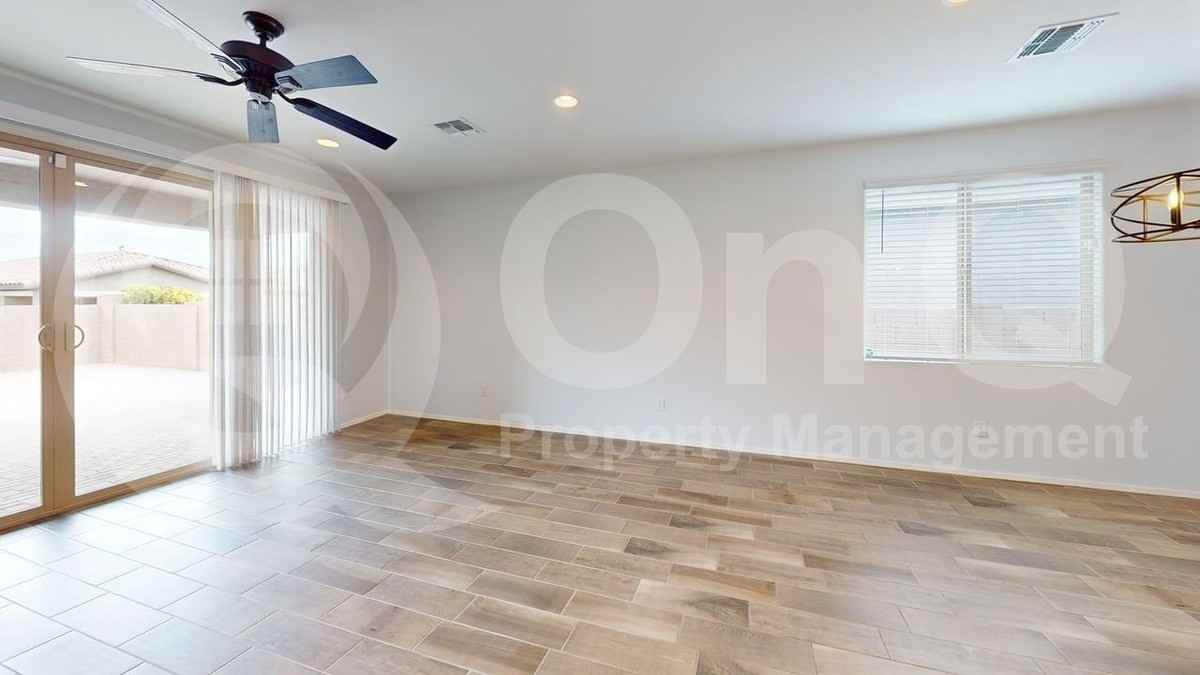 11929 E Ryscott Cir - Photo 6 of 24
