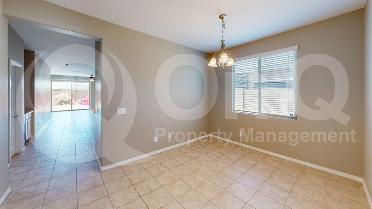 14425 W Dahlia Dr - Photo 6 of 21