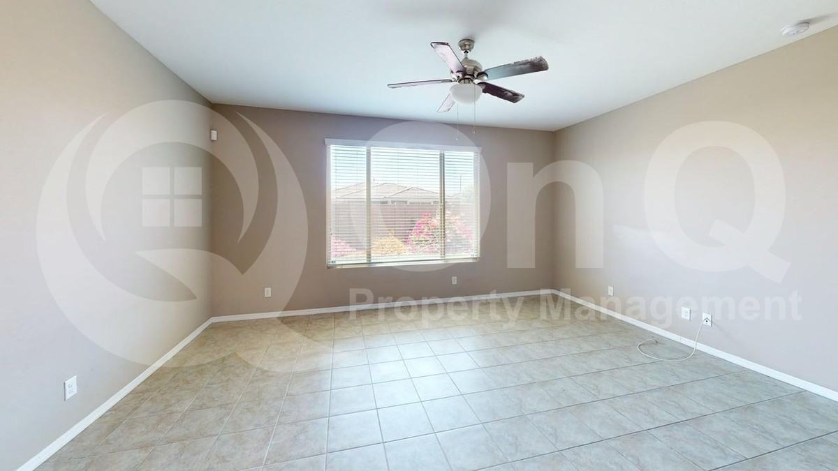 14425 W Dahlia Dr - Photo 7 of 21
